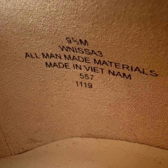 Nine West Issa Block Heel Snake Skin Patterned Pump Size: 9.5 - Picture 7 of 8